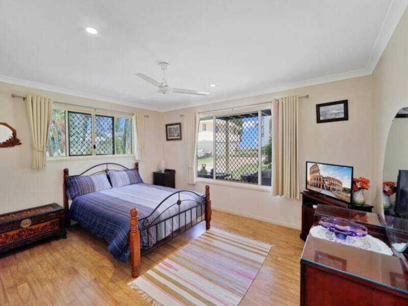 12 Moreton Street, Toogoom, 4655