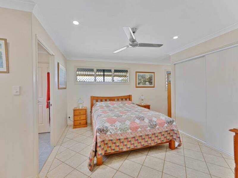 12 Moreton Street, Toogoom, 4655