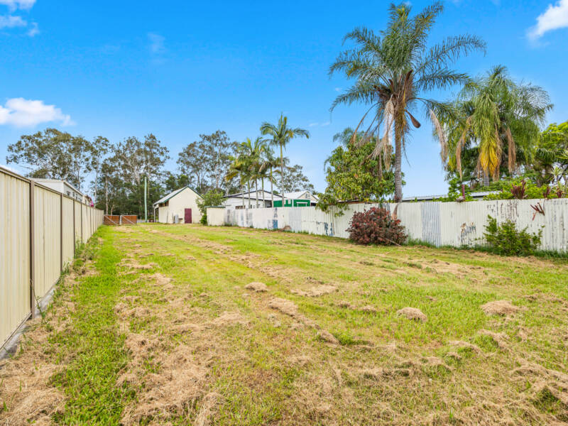 14 Robertson Street, Torbanlea,  4665