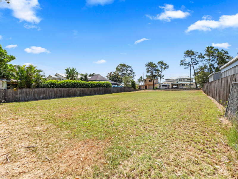 77 Moreton, Toogoom, QLD 4655