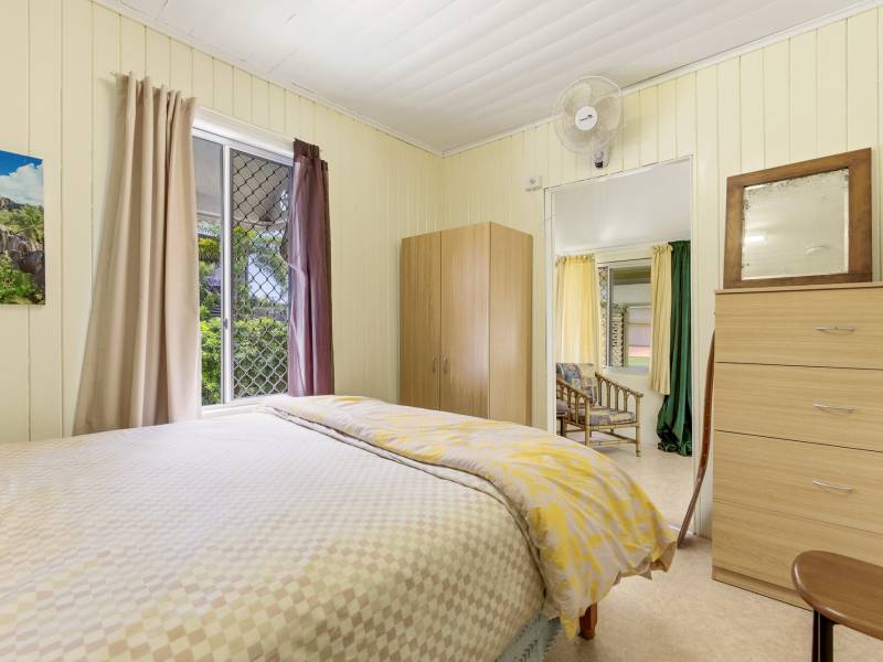 27 Moreton Street, Toogoom, QLD 4655