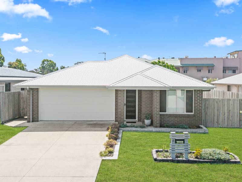 13 Waugh Street, Urangan, QLD 4655