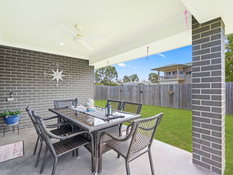 13 Waugh Street, Urangan, QLD 4655