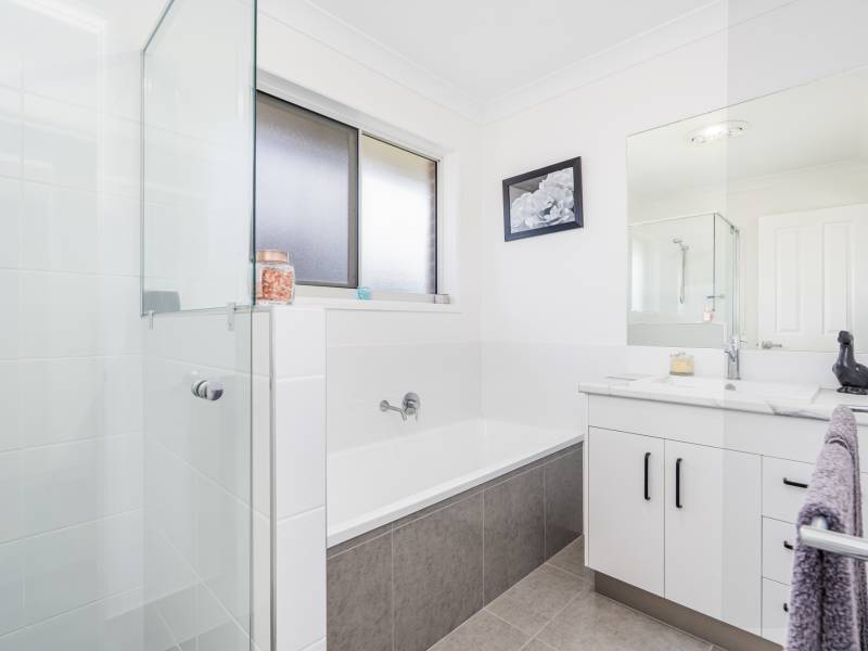 13 Waugh Street, Urangan, QLD 4655