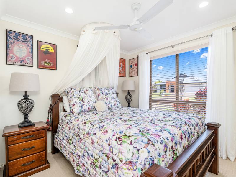 33 Louise Drive, Burrum Heads, QLD 4659