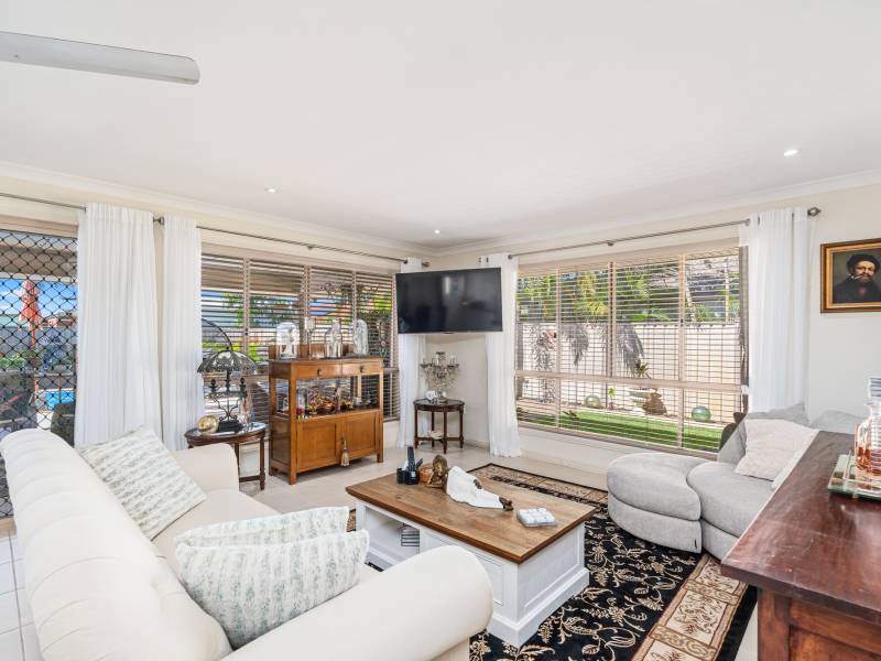 33 Louise Drive, Burrum Heads, QLD 4659