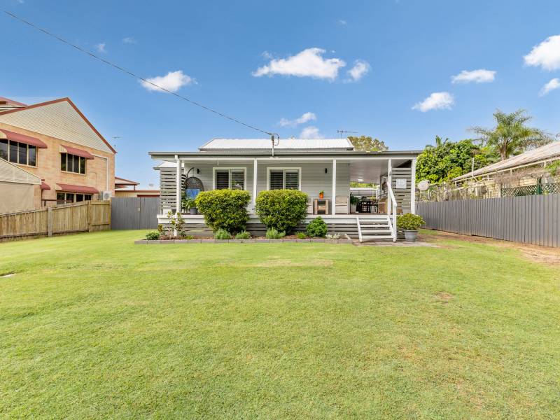 15 Kingfisher Parade, Toogoom, QLD 4655