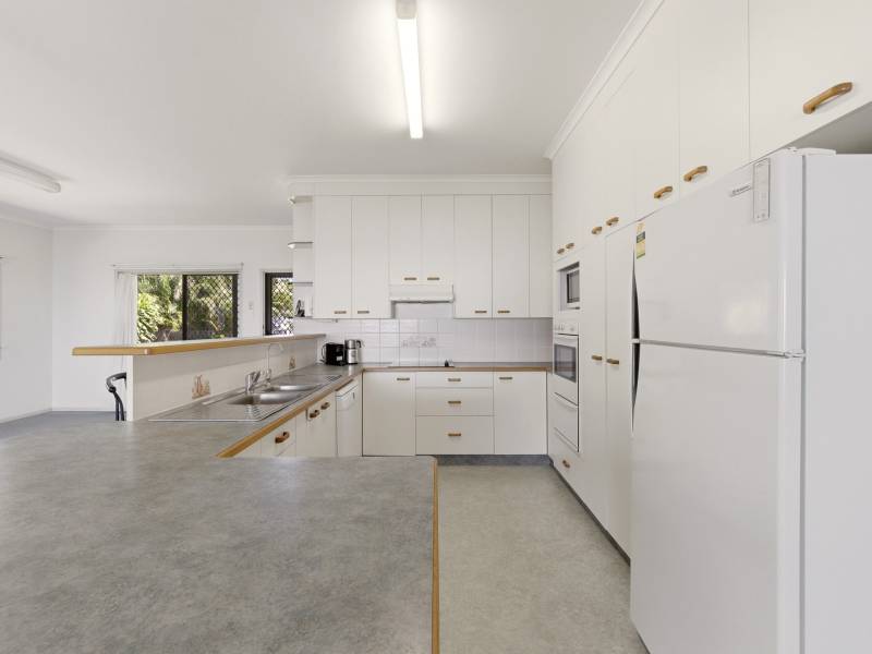 20 Moreton Street, Toogoom, QLD 4655