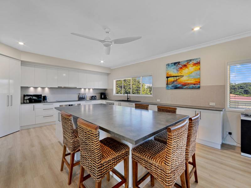 30 Pandanus Dr, DUNDOWRAN BEACH, QLD 4655 AUS
