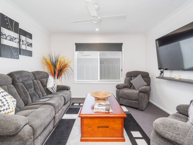 13 Waugh Street, URANGAN, QLD 4655 AUS