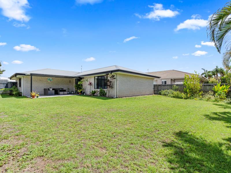 34 Fraser Waters Parade, TOOGOOM, QLD 4655 AUS
