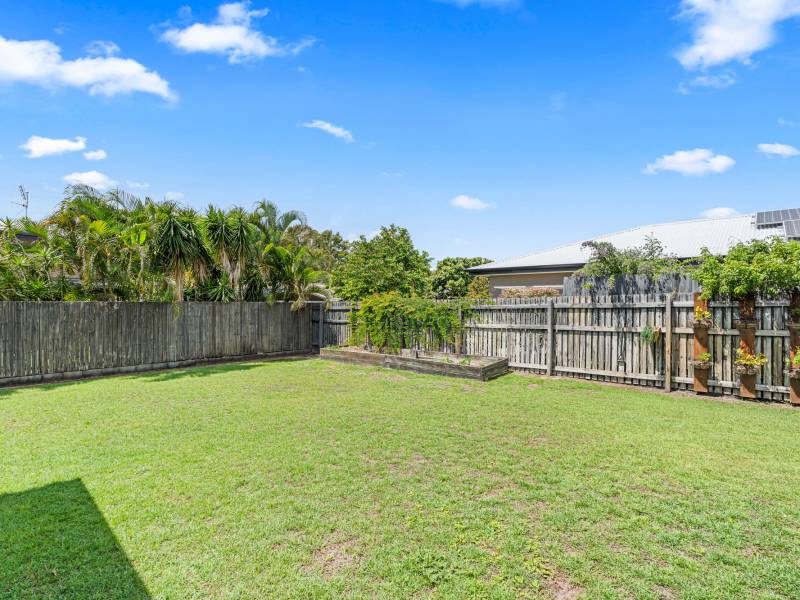 34 Fraser Waters Parade, TOOGOOM, QLD 4655 AUS