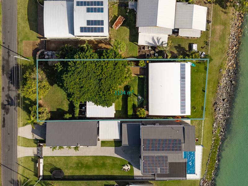 34 Moreton, Toogoom, QLD 4655 AUS