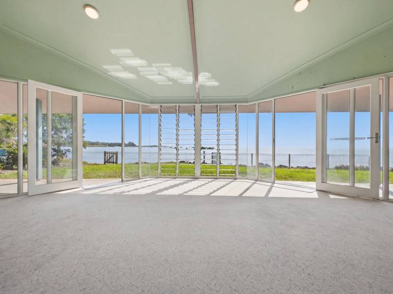 34 Moreton, Toogoom, QLD 4655 AUS
