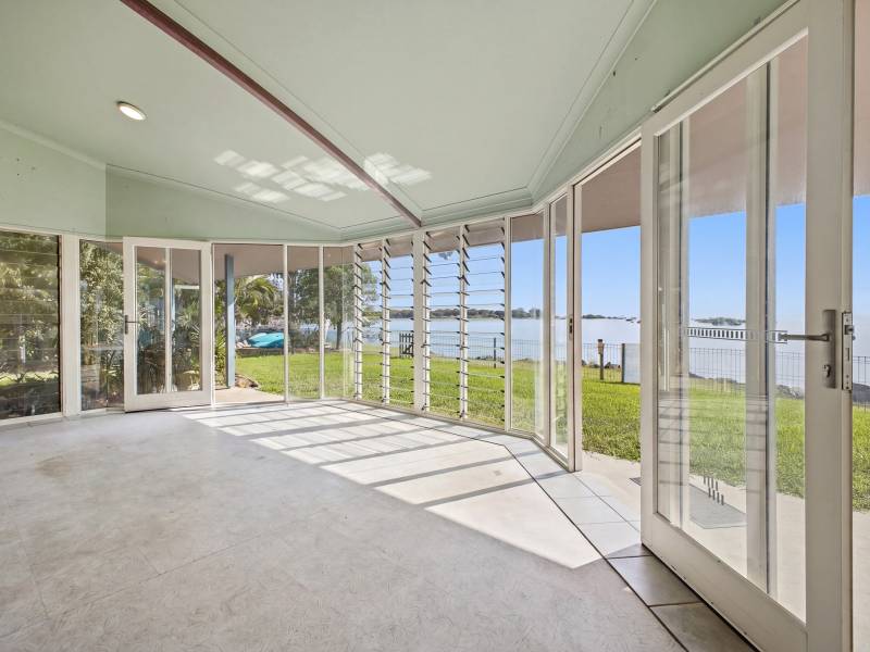 34 Moreton, Toogoom, QLD 4655 AUS