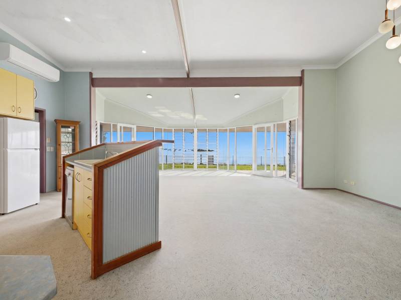 34 Moreton, Toogoom, QLD 4655 AUS