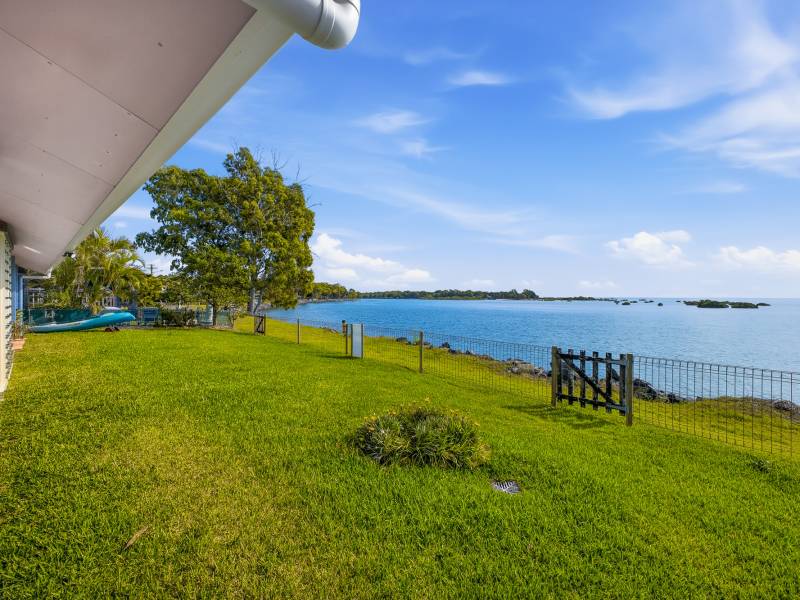 34 Moreton, Toogoom, QLD 4655 AUS