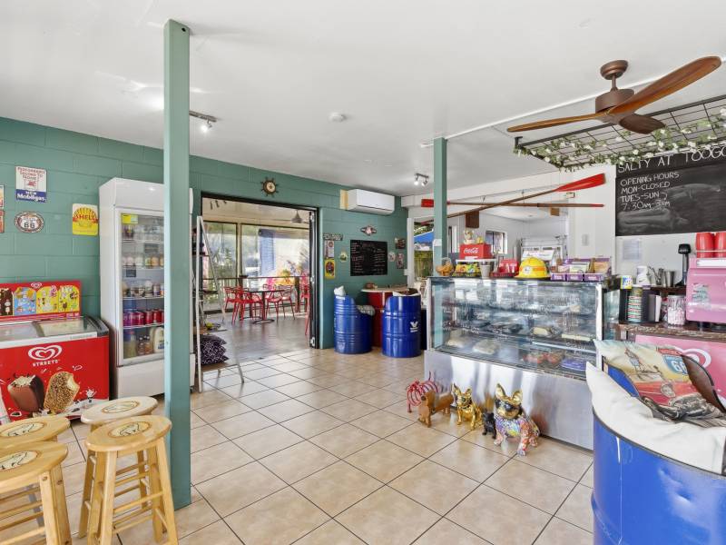 67 Moreton, Toogoom,  4665