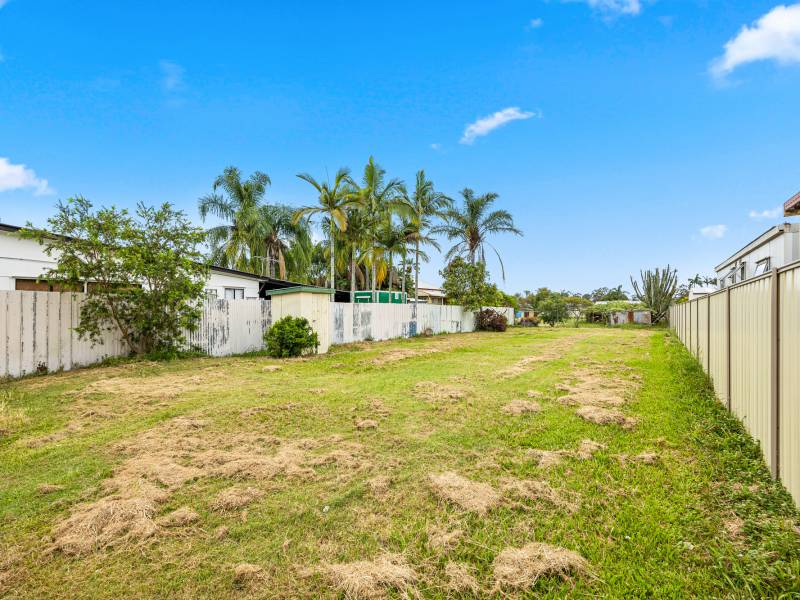 14 Robertson Street, TORBANLEA, QLD 4662 AUS