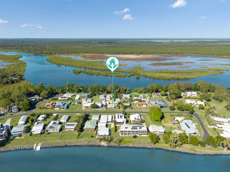 27 Moreton Street, TOOGOOM, QLD 4655 AUS