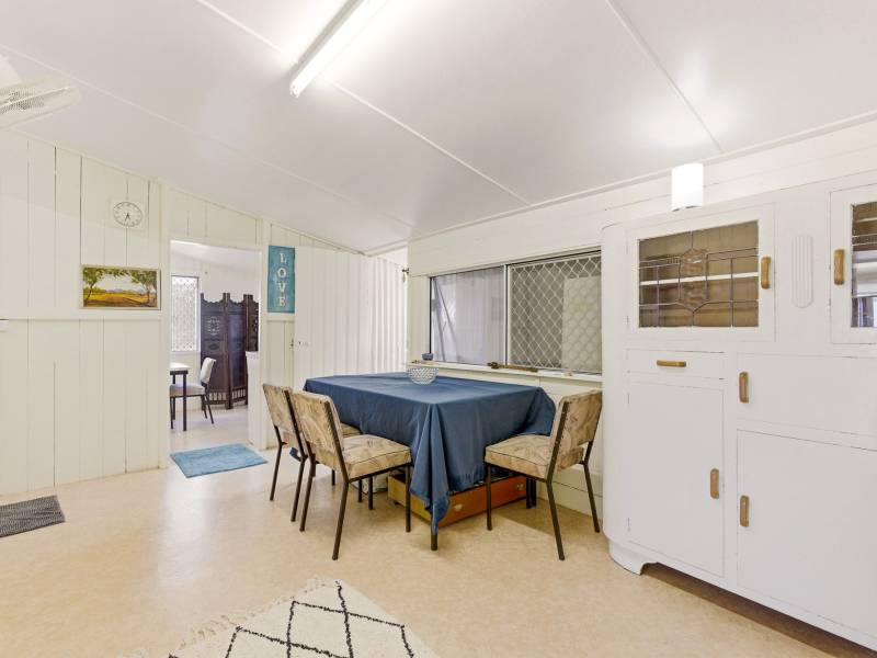 27 Moreton Street, TOOGOOM, QLD 4655 AUS