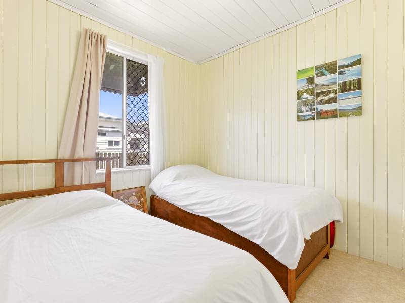 27 Moreton Street, TOOGOOM, QLD 4655 AUS