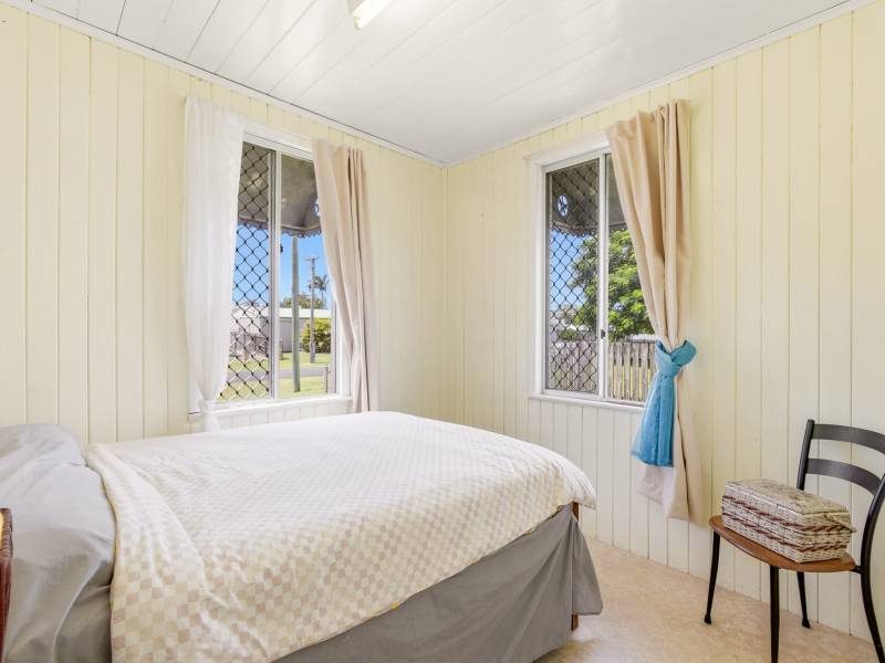 27 Moreton Street, TOOGOOM, QLD 4655 AUS