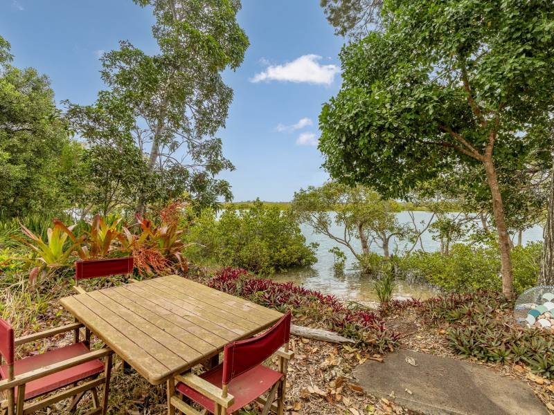 13 Moreton Street, TOOGOOM, QLD 4655 AUS