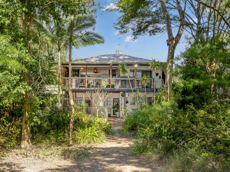 13 Moreton Street, TOOGOOM, QLD 4655 AUS