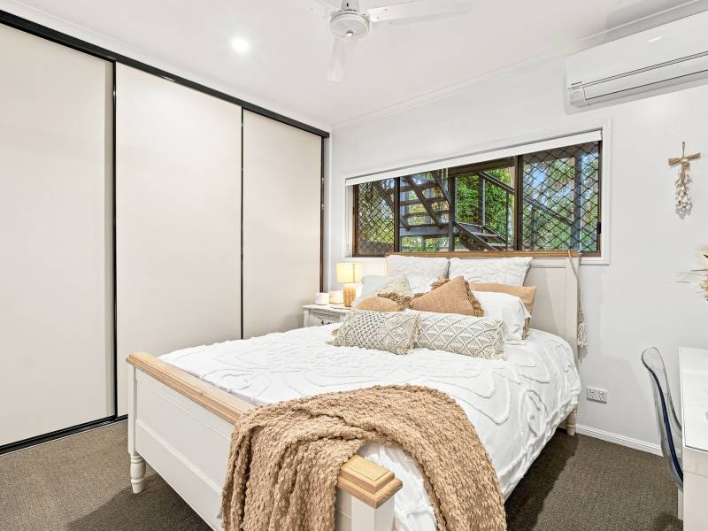 13 Moreton Street, TOOGOOM, QLD 4655 AUS