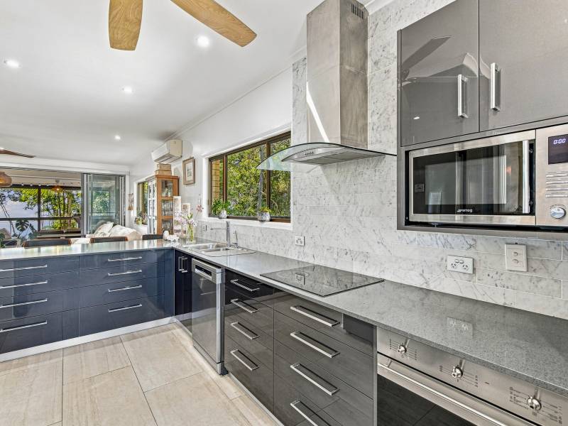 13 Moreton Street, TOOGOOM, QLD 4655 AUS