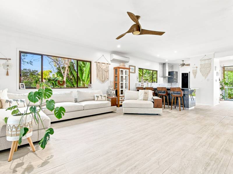 13 Moreton Street, TOOGOOM, QLD 4655 AUS